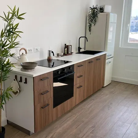 Apartament La Bella Am Maggiore Mit Ufernaehe